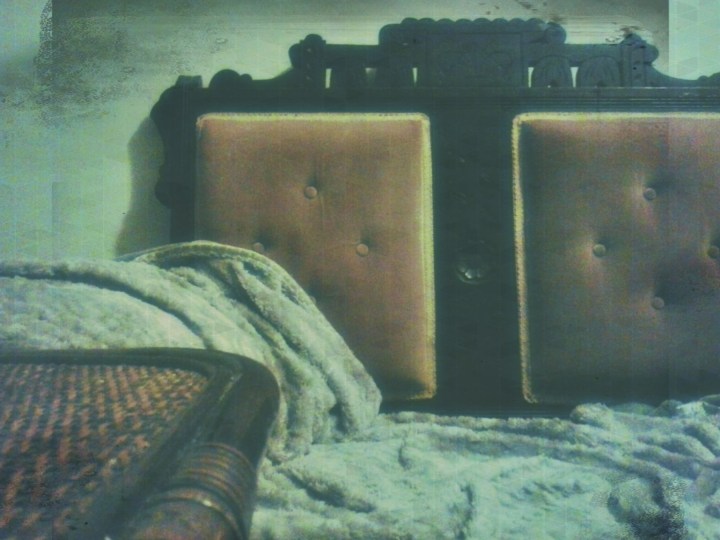 the green velvet settee - thetemenosjournal.com