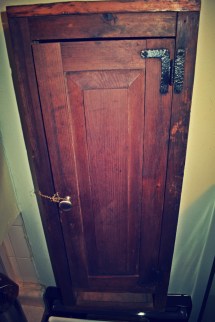 old medicine cabinet - thetemenosjournal.com