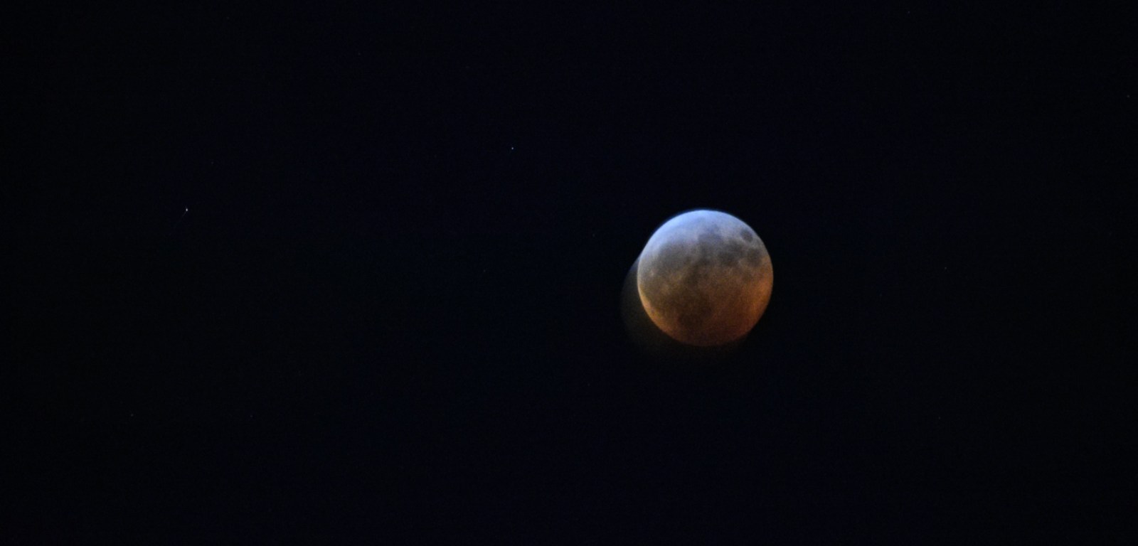 blood moon eclipse January 21, 2019 @ 12:09am