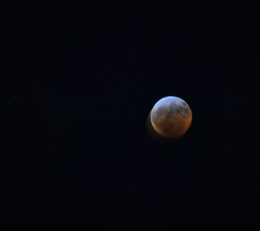 blood moon eclipse January 21, 2019 @ 12:09am